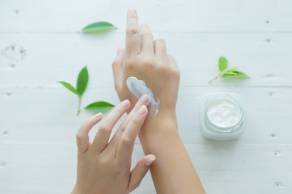6 Bahan Skincare Berbahaya yang Bisa Picu Kanker, Waspada Racun Terselubung di Produk Kecantikan!