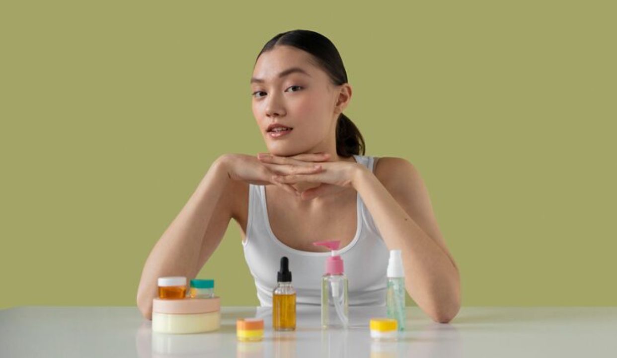 Hobi Coba Produk Baru? Ini Risiko Gonta-ganti Skincare yang Perlu Kamu Tahu