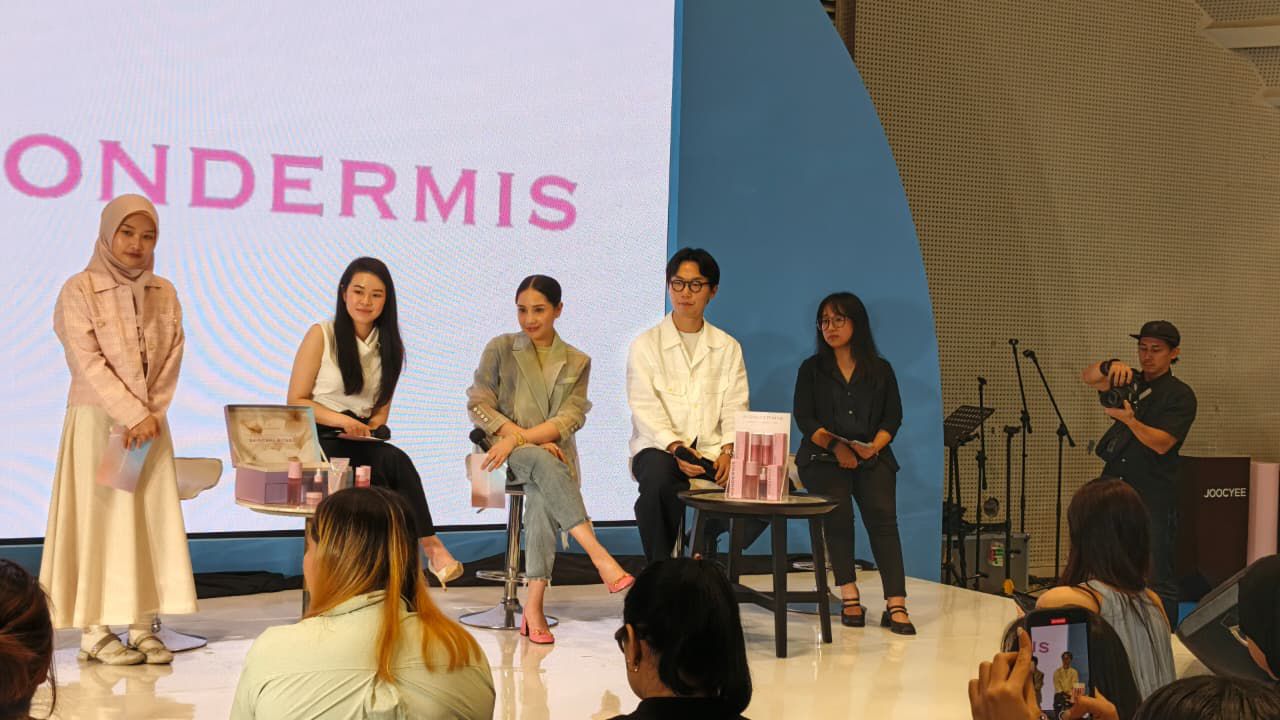 Nagita Slavina Ungkap Rahasia Kulit Glowing Lewat WONDERMIS di BEAUTYSITY 2025
