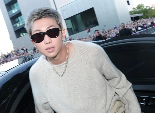 Baru Muncul, RM BTS Langsung Trending di Milan Fashion Week Summer 2026!
