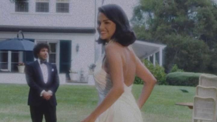 Sosok Mengejutkan yang Antar Selena Gomez ke Altar Bikin Fans Heboh, Bukan Ayah Kandung!