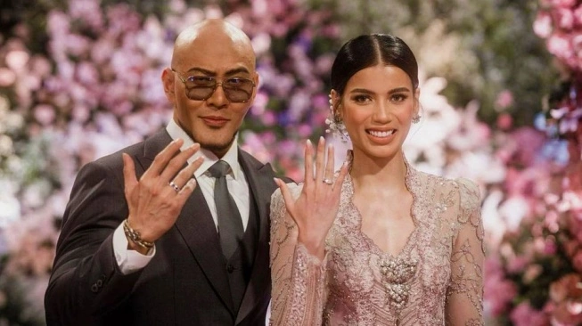 Rumah Tangga dengan Deddy Corbuzier Retak? Sabrina Chairunnisa Curhat Galau, Punya Suami Serasa Gak Punya! 