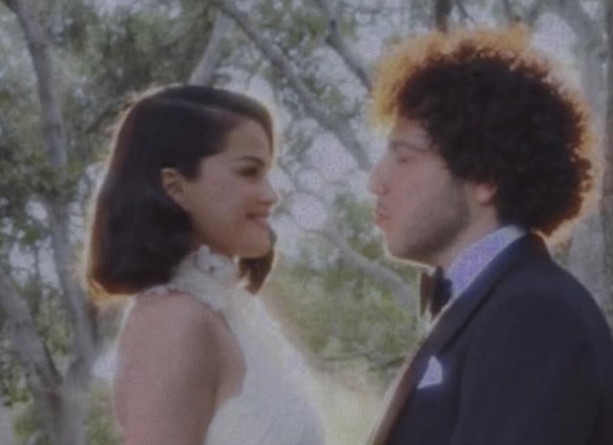 Venue Pernikahan Selena Gomez Bikin Heboh: Tebing Curam, Privasi Tinggi, dan Dekorasi Selevel Oscar!