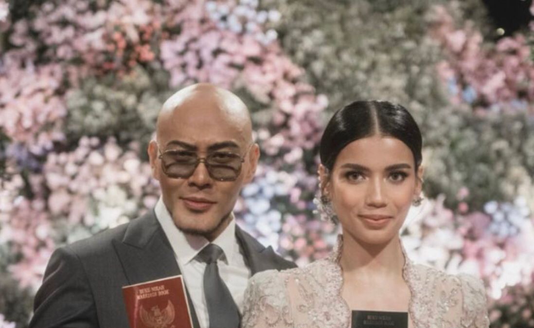 Isu Perceraian Deddy Corbuzier dan Sabrina Chairunnisa, Unggahan Galau Jadi Tanda?
