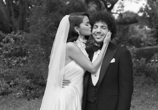 Bikin Benny Blanco Klepek-Klepek, Selena Gomez Beberkan Kriteria Pasangan Idaman!
