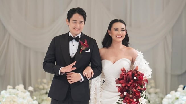 Baru Nikah, Aksi Mesra Amanda Manopo dan Kenny Austin Usai Malam Pertama Bikin Netizen Panas Dingin