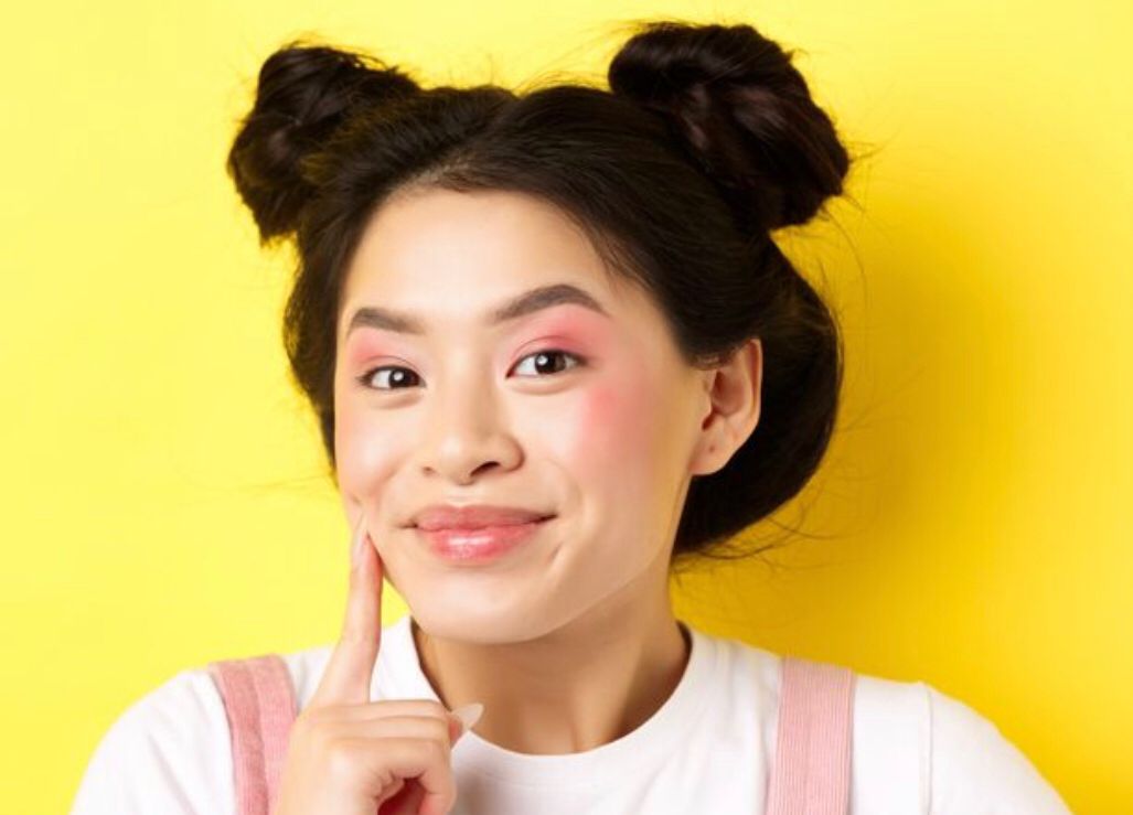 Nggak Perlu Lip Tint, Ini 8 Tips Ampuh Bikin Bibir Cerah dan Lembap Alami!