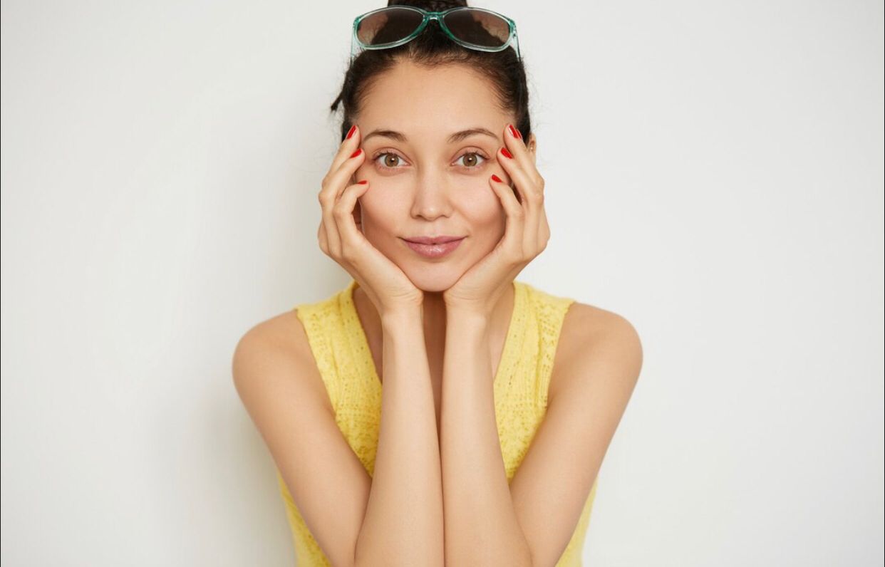Cuaca Panas Bikin Kusam? Ini 5 Rahasia Kulit Segar dan Glowing Setiap Hari