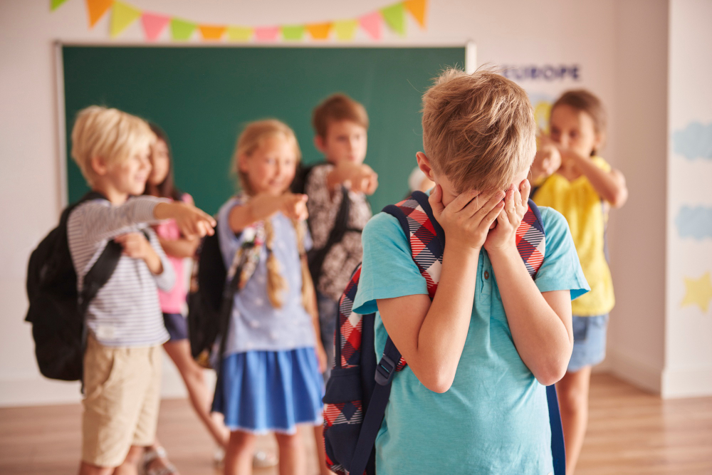4 Tips Jitu Mendidik Anak Agar Nggak Jadi Tukang Bully, Ajarkan Empati Bukan Emosi