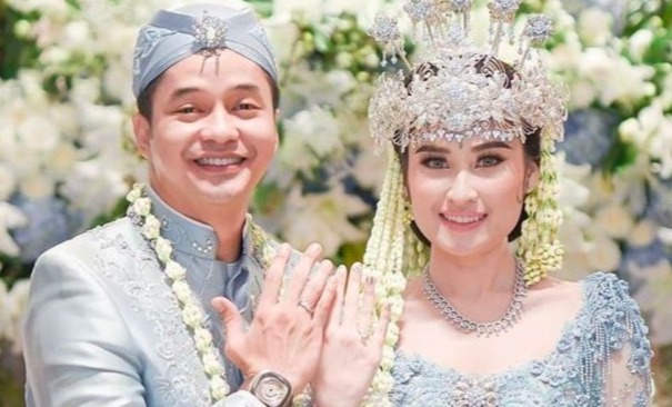 Kisah Cinta Angbeen Rishi dan Adly Fairuz: Pernah Tak Diresetui dan Laporkan Ibu ke Polisi, Berujung Perceraian