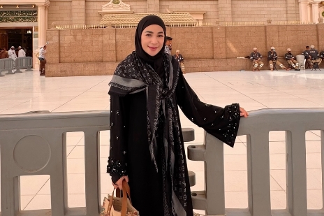 Sepakat Cerai dan Langsung Umroh Bersama Teman Sosialita, Erin Taulany Singgung Keikhlasan