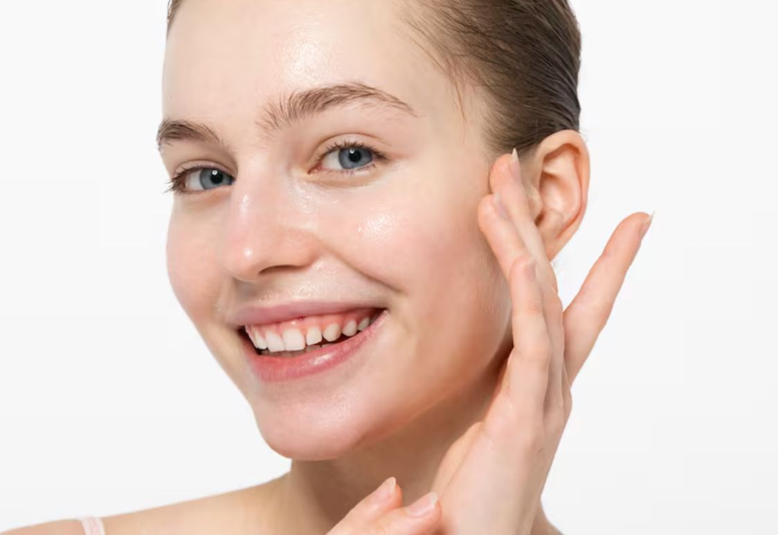Bukan Skincare Mahal, Ini 3 Kebiasaan Sehat yang Bikin Kulit Glowing Alami