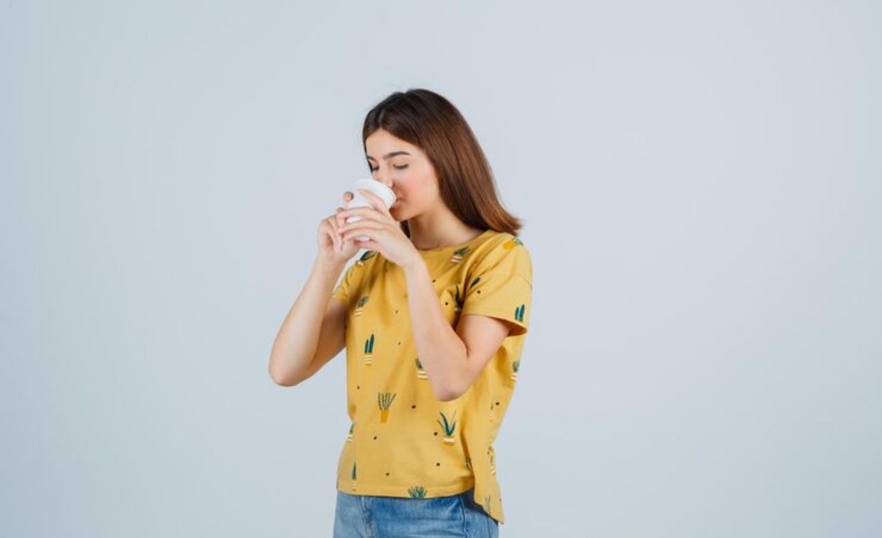 Bukan Skincare yang Salah, Ini 5 Minuman Penyebab Kulit Rusak Tanpa Disadari