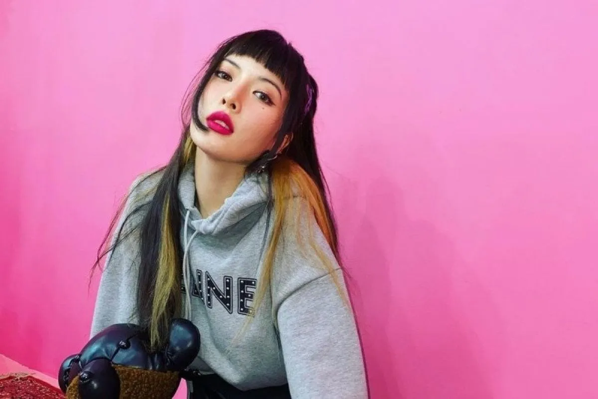 Histeris! HyunA Pastikan Kondisinya Baik Setelah Pingsan di Atas Panggung Waterbomb Makau