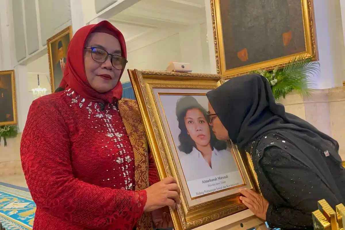 Tangis Haru Keluarga Marsinah di Istana Negara: Perjuangan Buruh yang Kini Diakui Negara