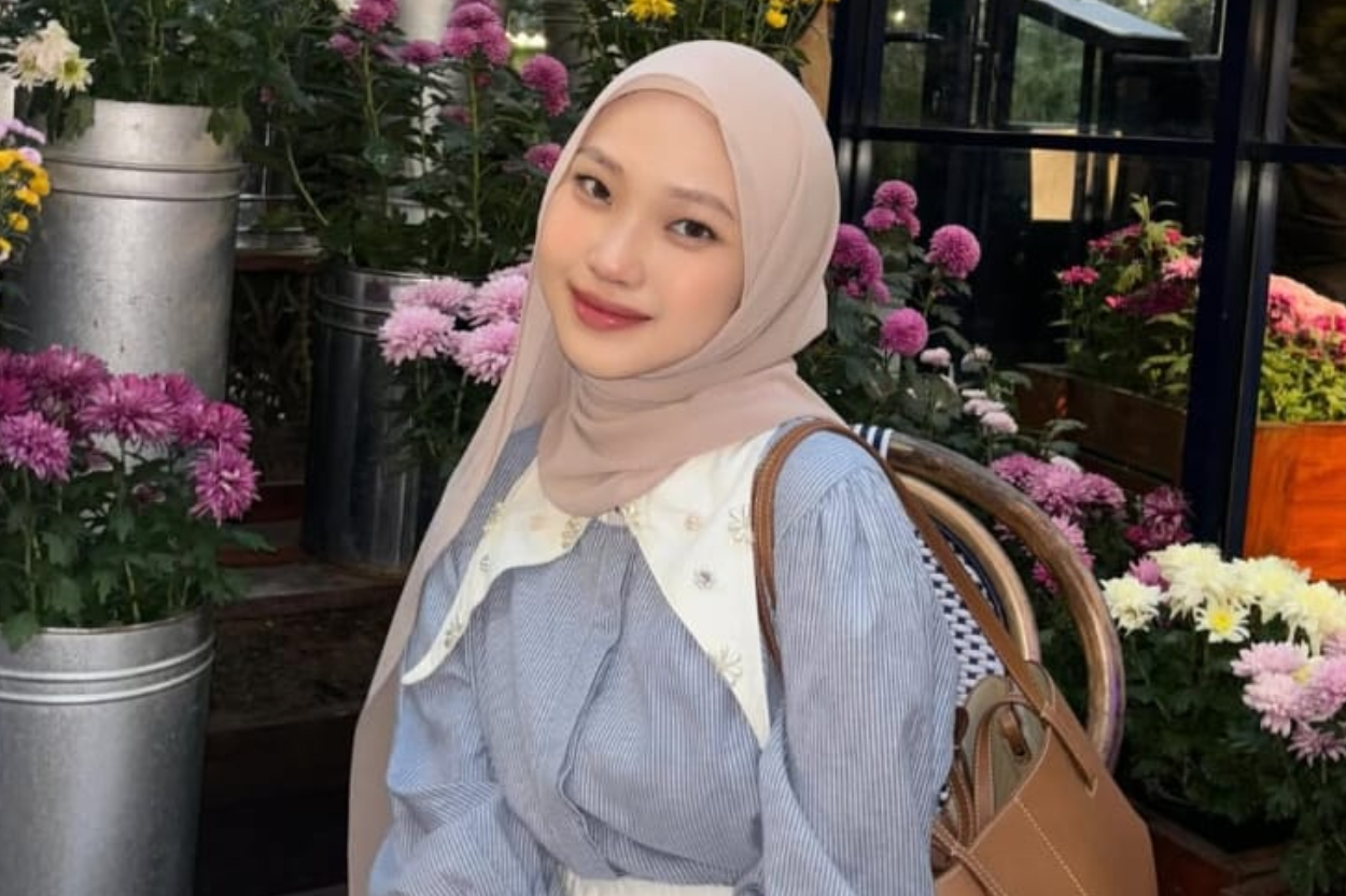 Dianggap Tak Dekat, Viral Video Anak Julia Prastini Lebih Pilih Peluk Orang Lain daripada Ibunya Sendiri!