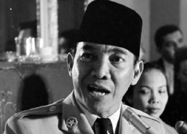 Mengapa Soekarno Pilih Rumah Pelacuran Untuk Tempat Rapat Melawan Belanda? Tenyata Ini Alasannya!