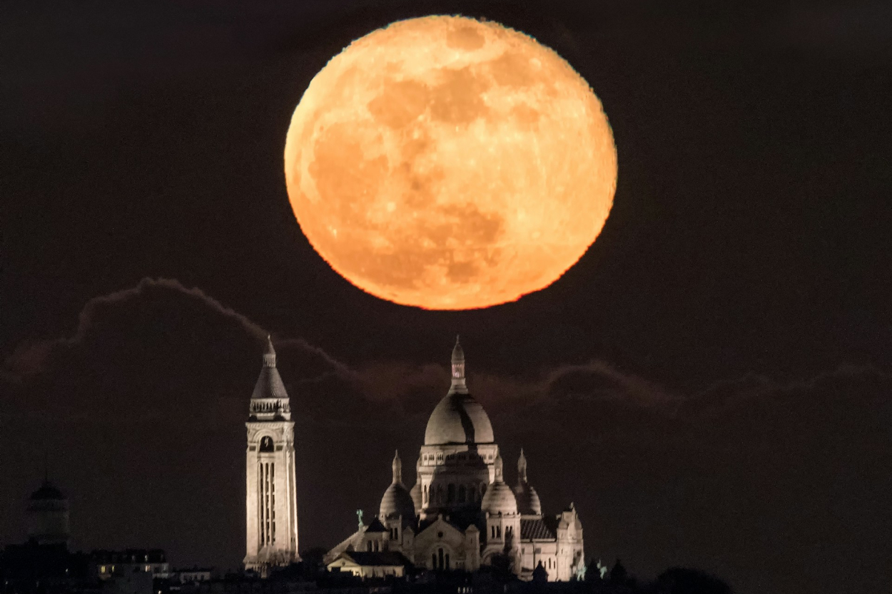 Wajib Catat! Jadwal Supermoon Terakhir 2025, Bulan Akan Terlihat 7% Lebih Besar