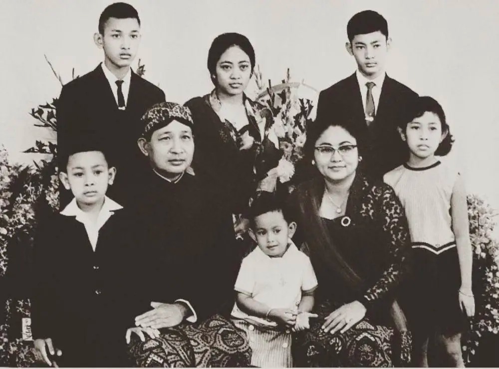 6 Perjalanan Cinta Anak Soeharto: Dari Harmonis, Penuh Kontroversi, hingga Berakhir Pahit