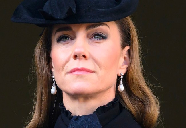 Tangis Haru Kate Middleton Saat Kenang Pahlawan dengan Anting Warisan Putri Diana di Remembrance Sunday 2025