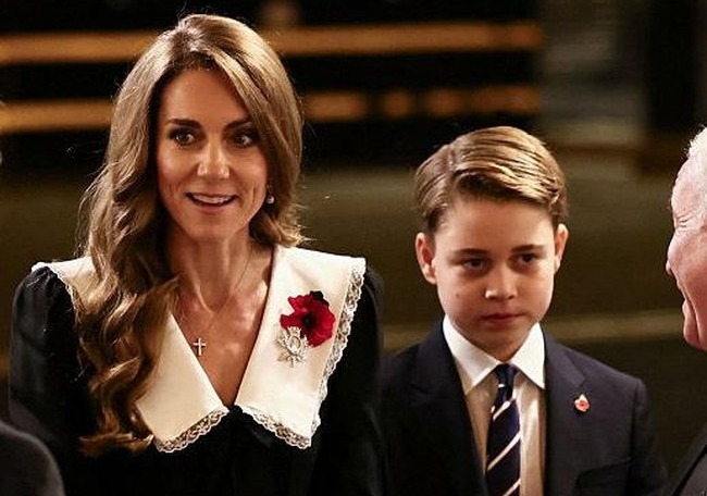 Langkah Pertama Calon Raja! Pangeran George Tampil Gagah Dampingi Kate Middleton di Acara Kerajaan