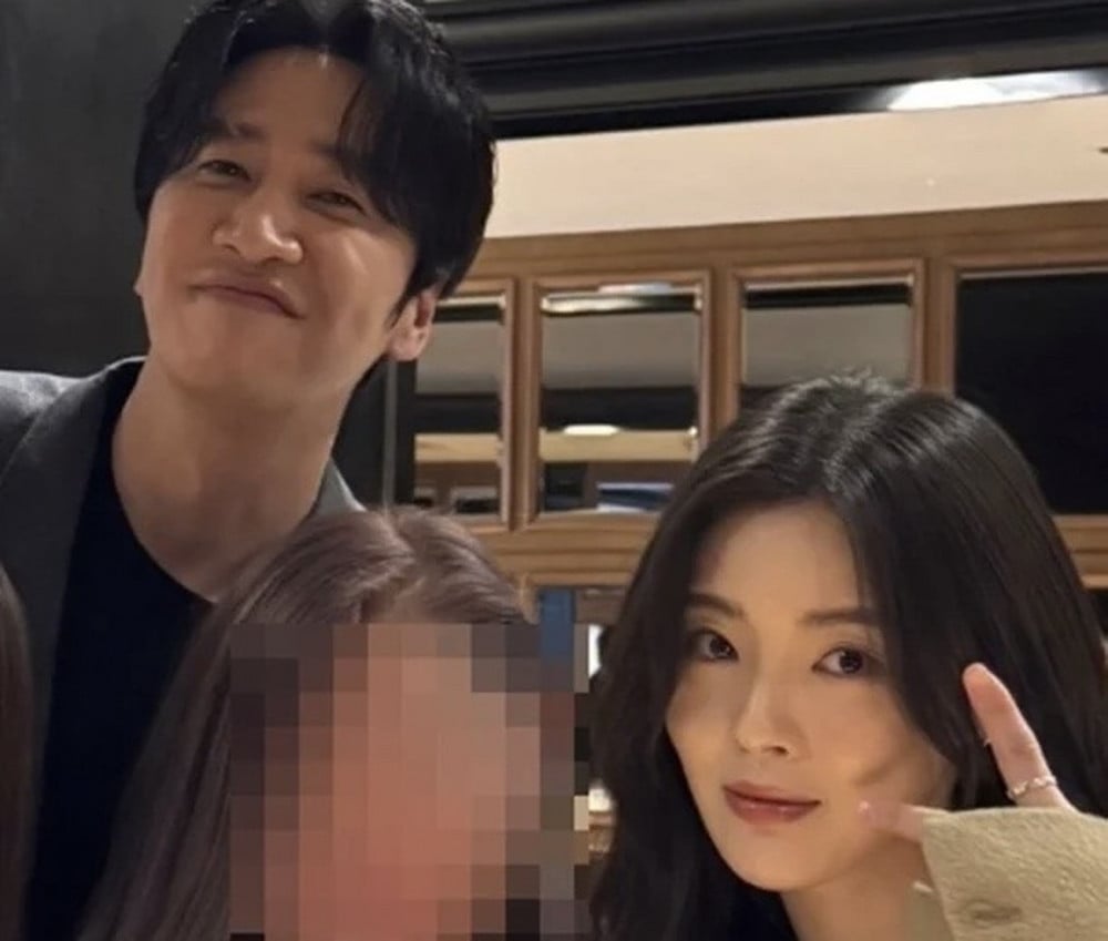 Romantis Banget! Lee Kwang Soo dan Lee Sun Bin Tunjukkan Hubungan Makin Harmonis di Pemutaran Film Terbaru