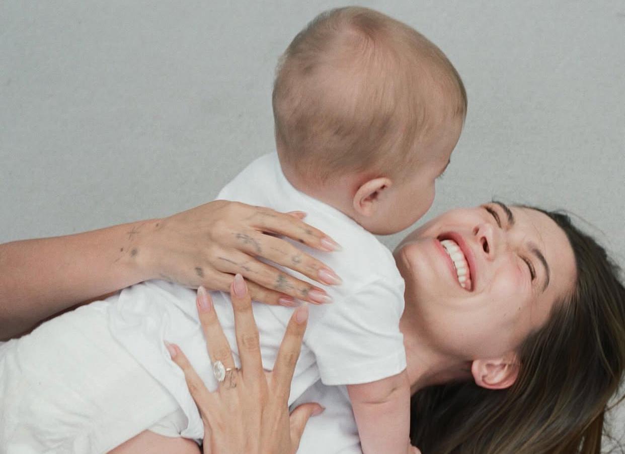 Baru Setahun Jadi Ibu, Hailey Bieber Sudah Pertimbangkan Anak Kedua