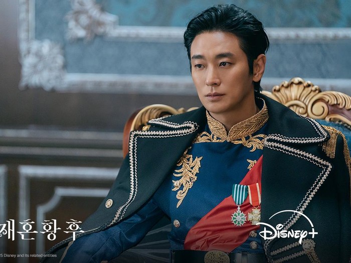 Kostum Ju Ji Hoon Mirip Simbol Nazi di The Remarried Empress, Ini Kata Studio N