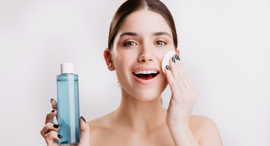 Perbedaan Milk Cleanser dan Micellar Water, Mana yang Lebih Efektif Membersihkan Kotoran Wajah?