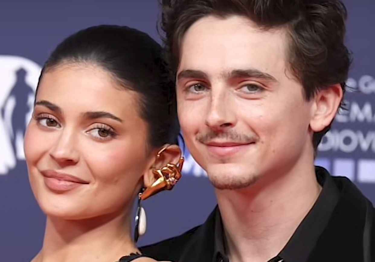 Isu Retaknya Hubungan Kylie Jenner dan Timothee Ramai di Medsos, Ada Apa Sebenarnya?