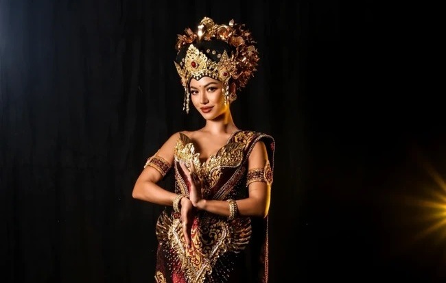 Pesona Ayu Sanly Liu di Miss Universe 2025, Kostum Bali Yadnya Jadi Busana Sakral Punya Filosofi Mendalam