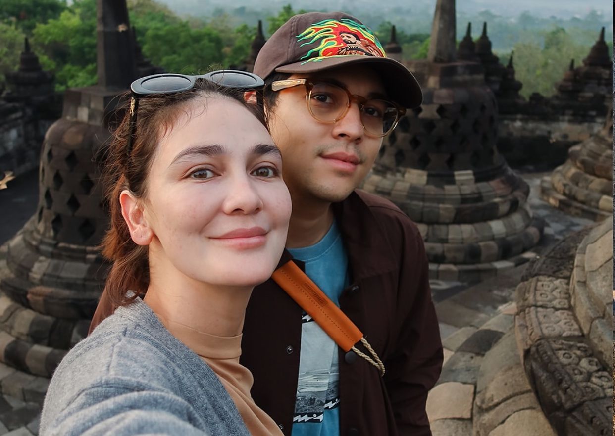 Pasca Menikah, Luna Maya Tunjukkan Kebiasaan Tidur yang Bikin Maxime Geleng Kepala