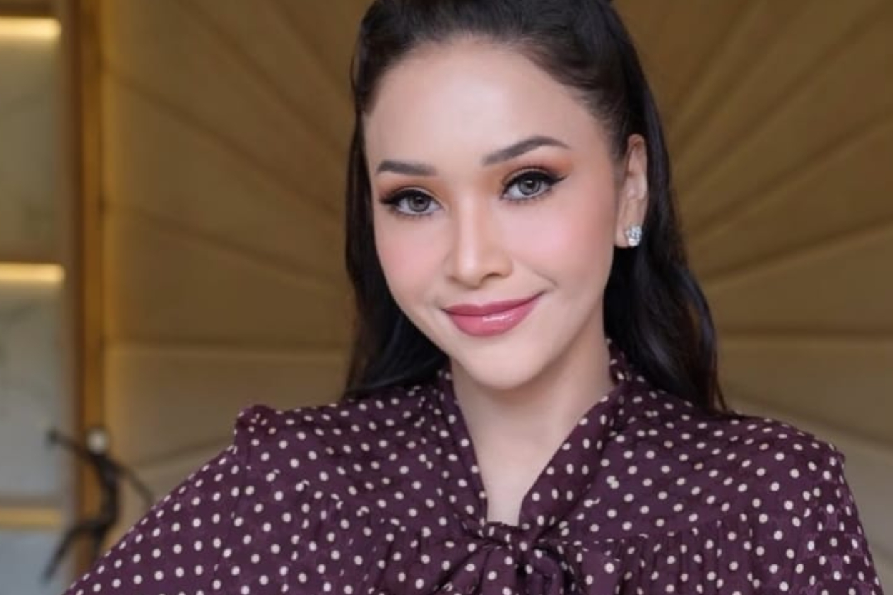Respons Maia Estianty Saat Alyssa Daguise Hamil Tuai Hujatan! Tak Langsung Peluk, Malah Sibuk Benerin Kamera?