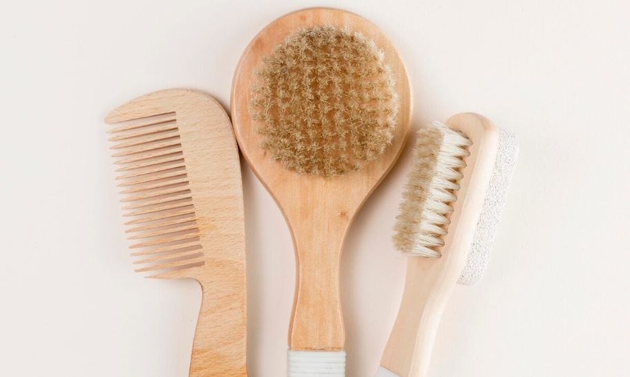Manfaat Menyisir Rambut dengan Sisir Basah Saat Mandi, Untuk Penampilan Memukau