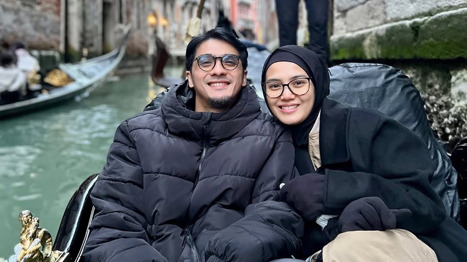Selalu Tundukkan Pandangan, Sikap Ricky Harun Saat Bertemu Fans Ini Tuai Pujian