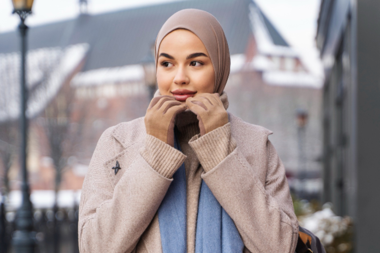 Anti Geser! Ini 5 Bahan Hijab Andalan yang Dijamin Tidak Licin dan Anti Ribet, Ada Hycon hingga Voal