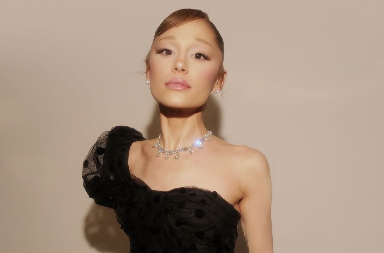 Tak Kuat Lagi, Ariana Grande Ungkap Perlakuan Kejam Netizen Pada Fisiknya Sejak Berumur 16 Tahun