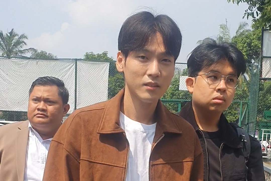 Julia Prastini 'Jule' Kembali Absen di Sidang Cerai, Mediasi Na Daehoon Terancam Tertunda Lagi?