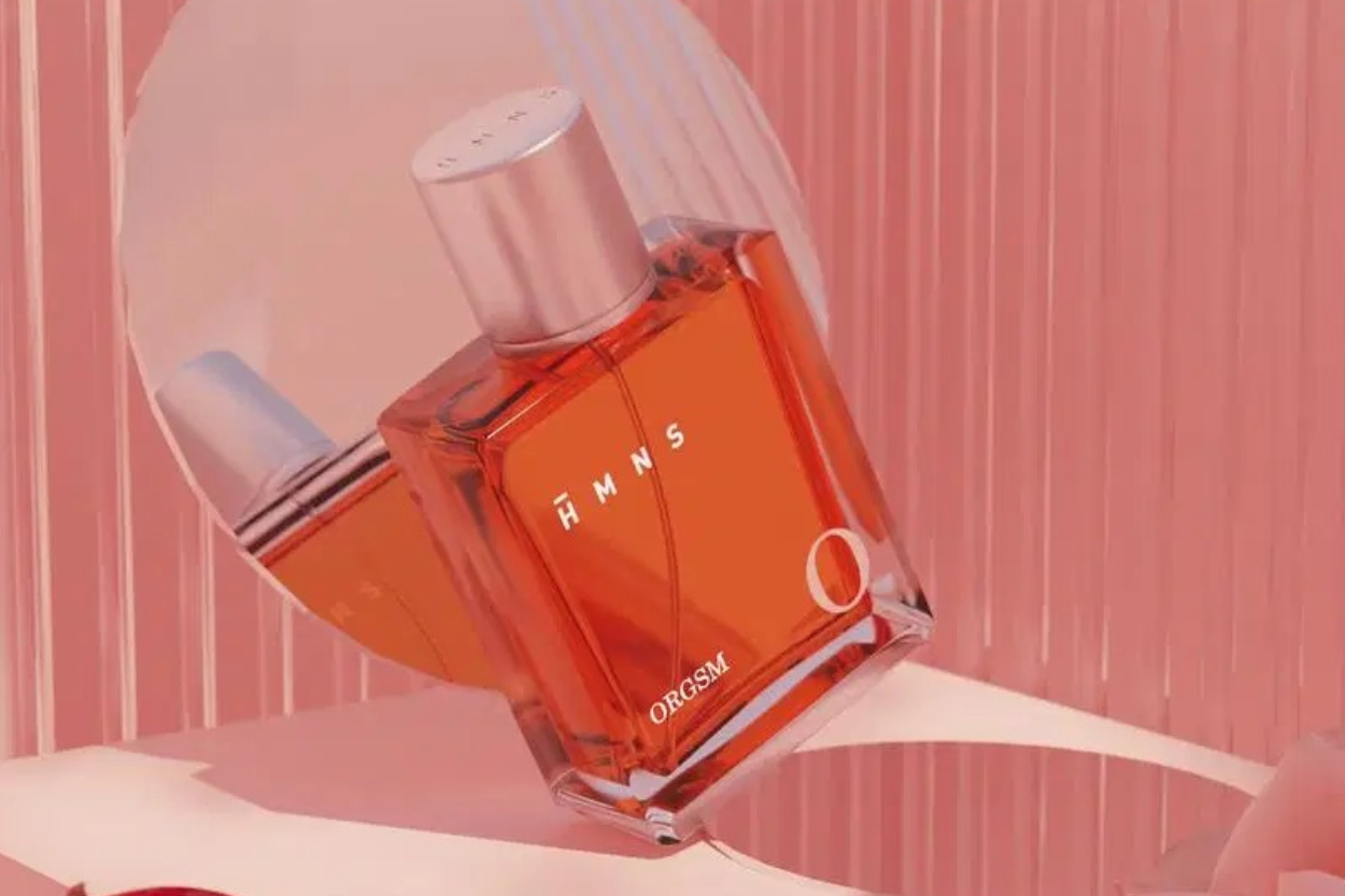 5 Rekomendasi Parfum HMNS Paling Best Seller untuk Wanita, Wangi Auto Memikat!