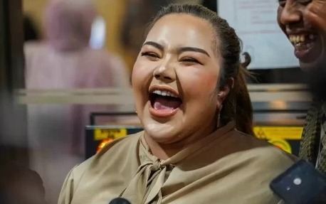 Tok! Lisa Mariana Dijemput Paksa Polisi Terkait Kasus Video Porno