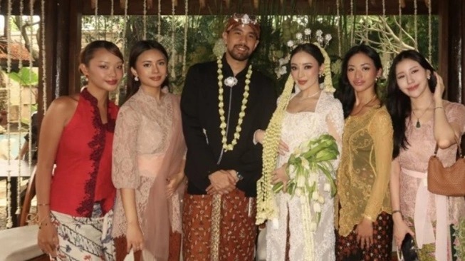 Identitas Adli Suami Baru Amanda Zahra, Pria Misterius yang Bikin Warganet Patah Hati!