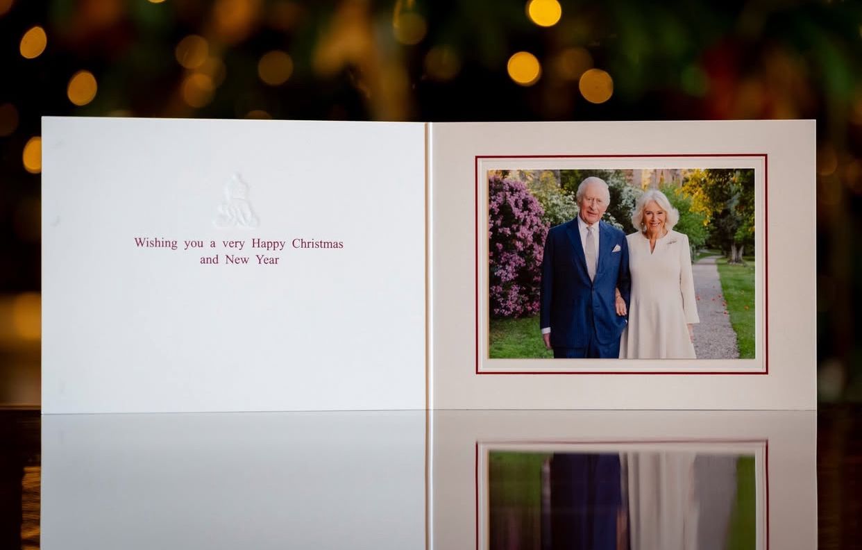 Kesehatan Mengkhawatirkan, Kartu Natal Raja Charles dan Camilla Siratkan Perayaan Terakhir Sang Raja?