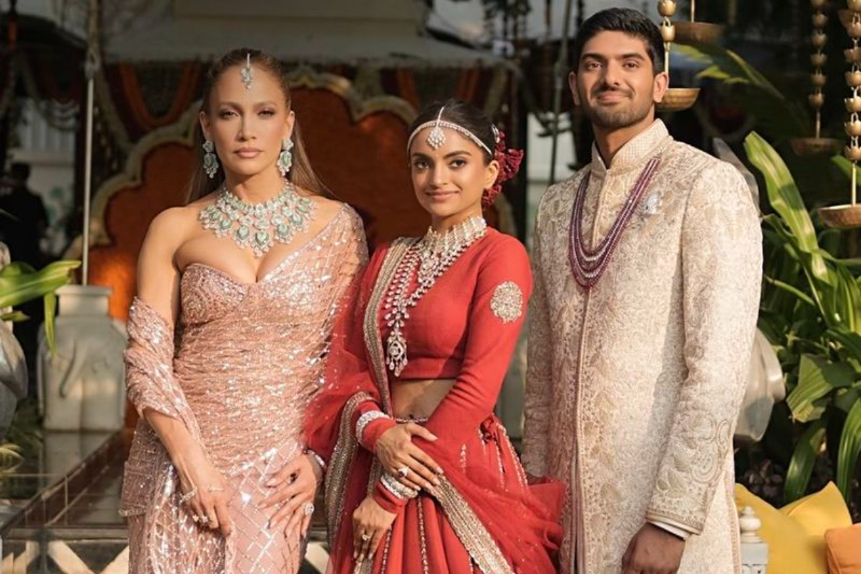 Terungkap Detail Kalung Zamrud 168 Karat J.Lo di Pernikahan Crazy Rich India yang Bikin Melongo, Harganya Fantastis! 