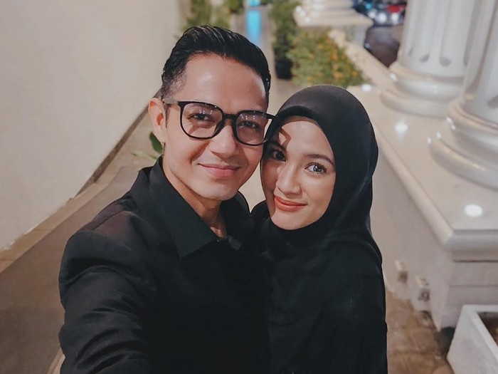 Dude Harlino Dikabarkan Cerai dengan Alyssa Soebandono, Ini Faktanya