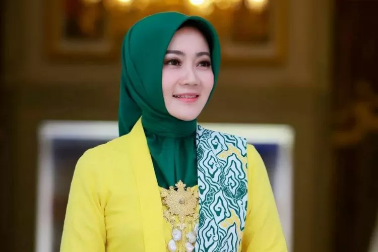 Isi Garasi Atalia Praratya Konon Lebih Mewah dari Ridwan Kamil, Koleksi Kendaraannya Jadi Sorotan