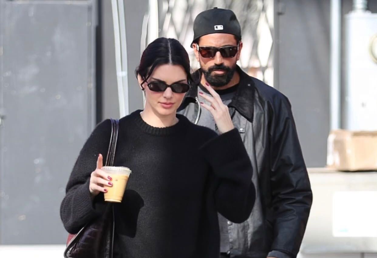 Kendall Jenner Tertangkap Kamera Jalan Bareng Pengusaha Parfum Ben Gorham, Pacaran?