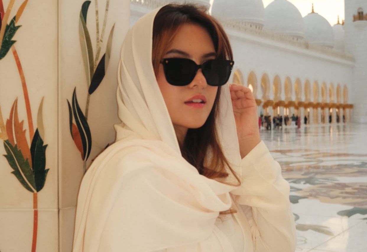 Cantik Berkerudung di Masjid Sheikh Zayed, Marsha Aruan Jawab Dugaan Mualaf