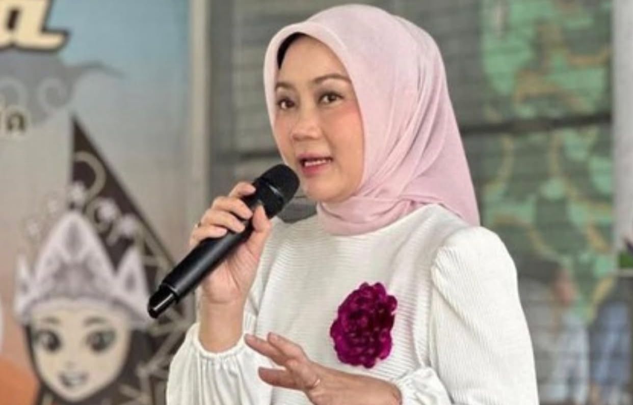 Atalia Praratya Kenang Eril di Hari Ibu, Tabur Kelopak Mawar Berbentuk Hati