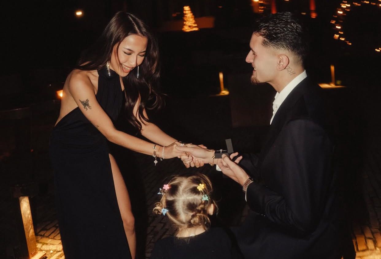 Momen Bahagia! Jennifer Coppen Dilamar Justin Hubner di Depan Putrinya