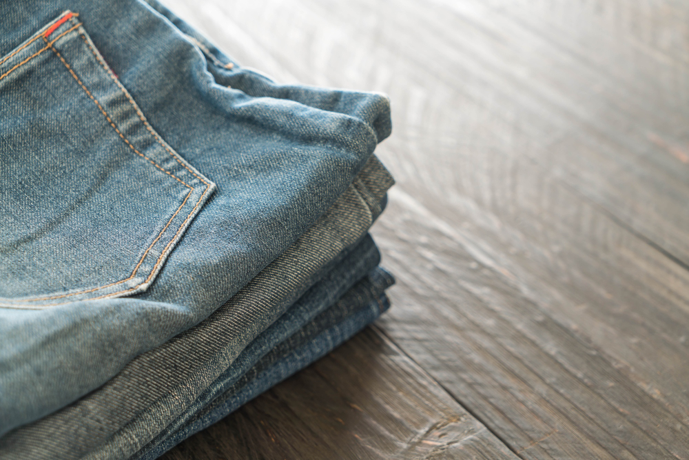 Ini Bedanya Denim Rigid vs Stretch yang Wajib Kamu Tahu, Jangan Sampai Salah Beli!